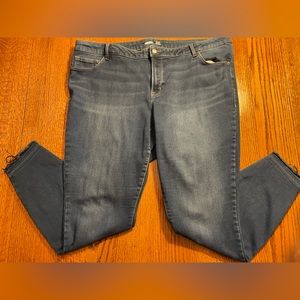 Old Navy Rockstar Super Skinny Builtin Warm 24 Plus Long Jeans